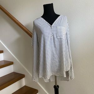 Black and White Pleione Blouse SZ Small